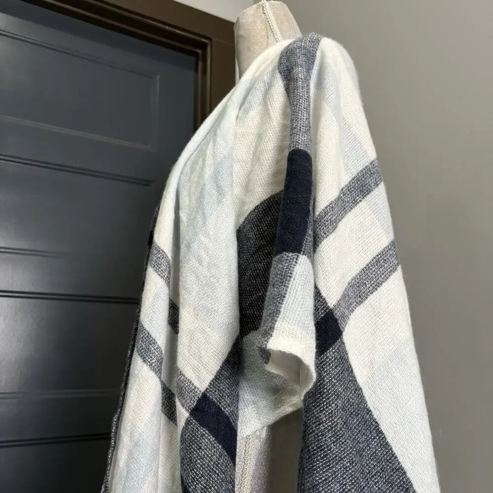 Banana Republic Womens Plaid Fringe Wrap Shawl One Size Poncho